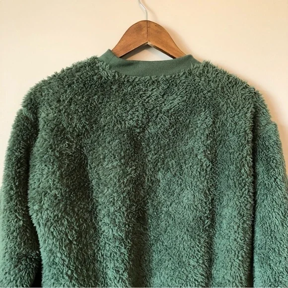 ✨$8 CLEAR-OUT✨ Bluenotes Sherpa Christmas Holiday Ok But First Presents Sweater - Picture 7 of 12